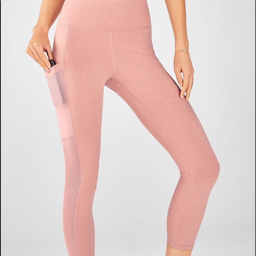 Fabletics On-the-Go High-Waisted Pink Capri